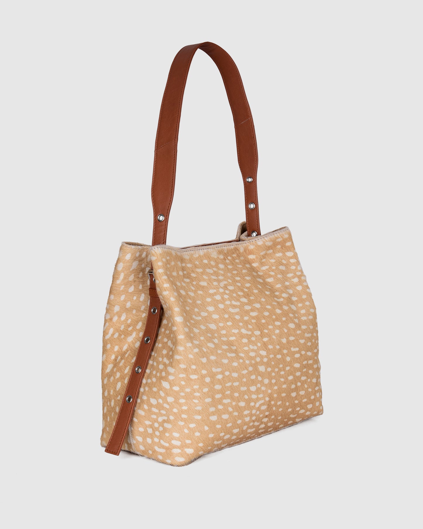 Núnoo Chiara Doe Large Brown Doe