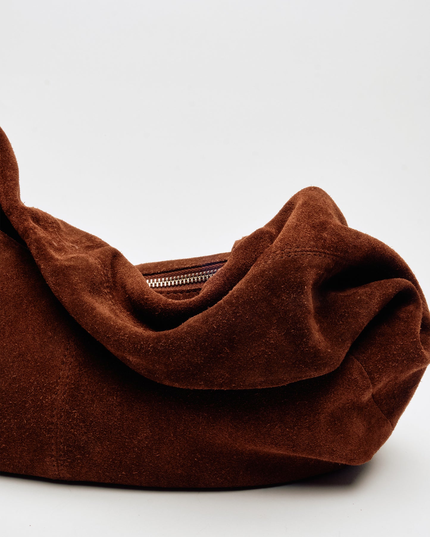 Núnoo Small Alma Suede Chocolate Núnoo x Lia Large
