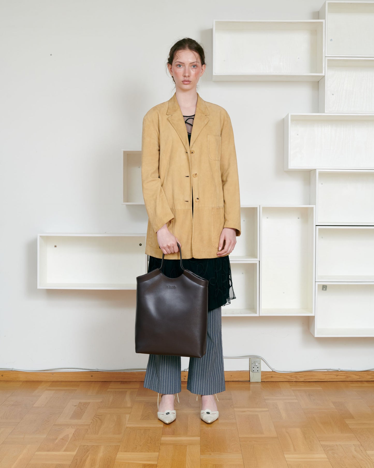 Núnoo Bellis Florence Chocolate w. Gold Large Chocolate