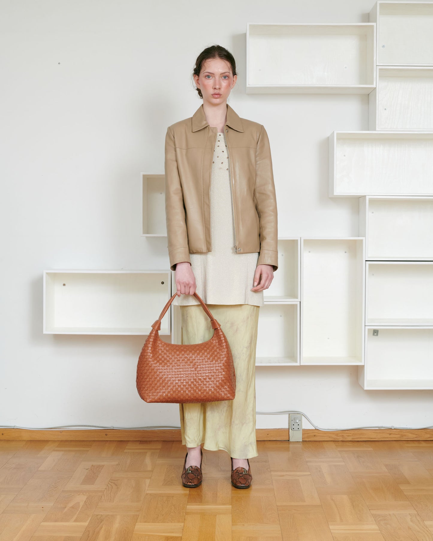 Núnoo Big Dandy Braided New Zealand Brown w. Gold Large Brown