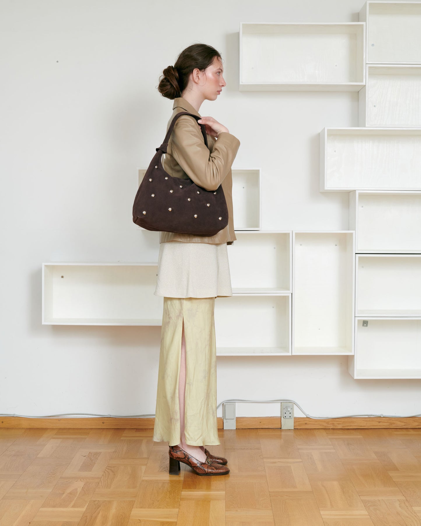 Núnoo Big Dandy Rivet Suede Chocolate Large Chocolate