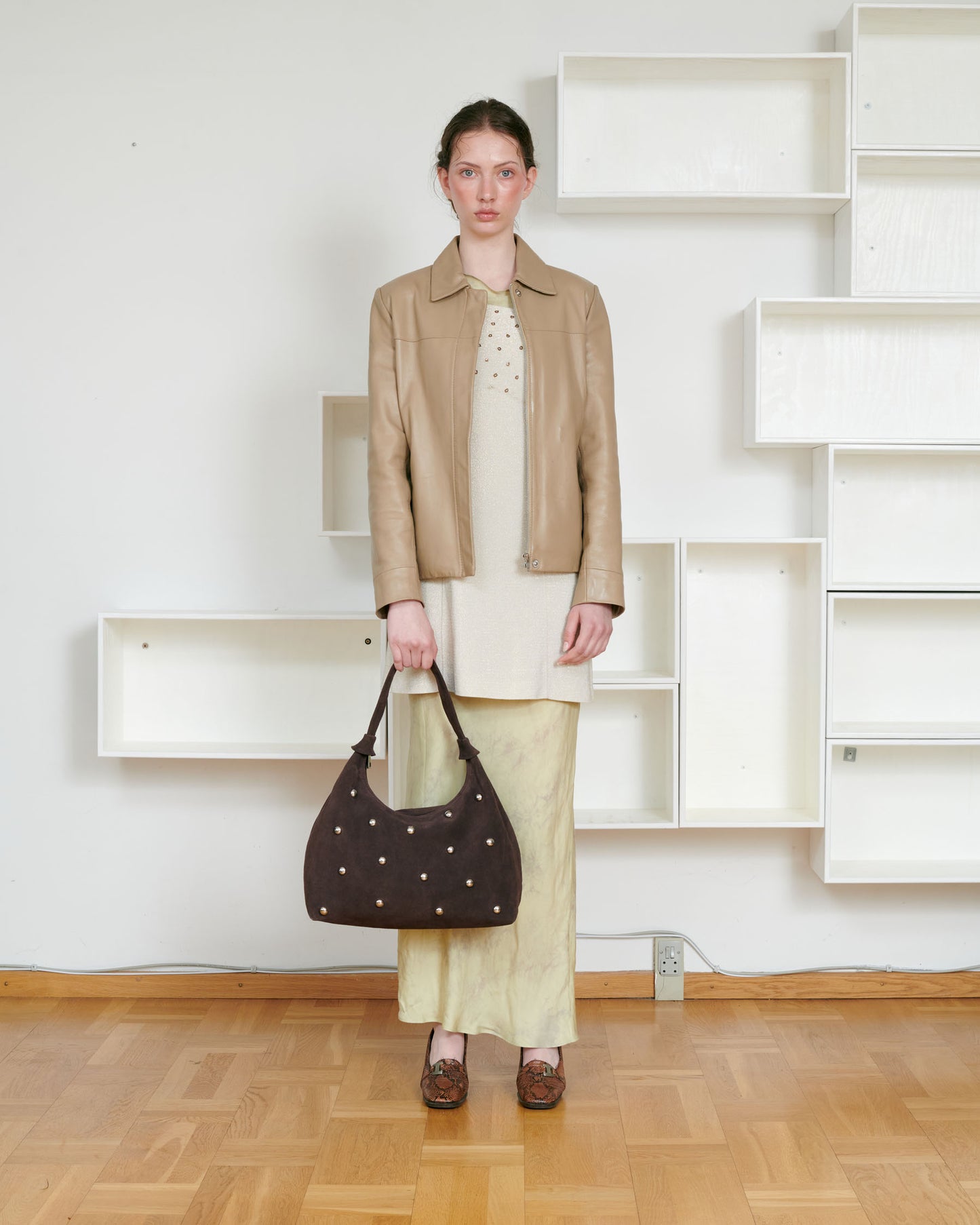 Núnoo Big Dandy Rivet Suede Chocolate Large Chocolate