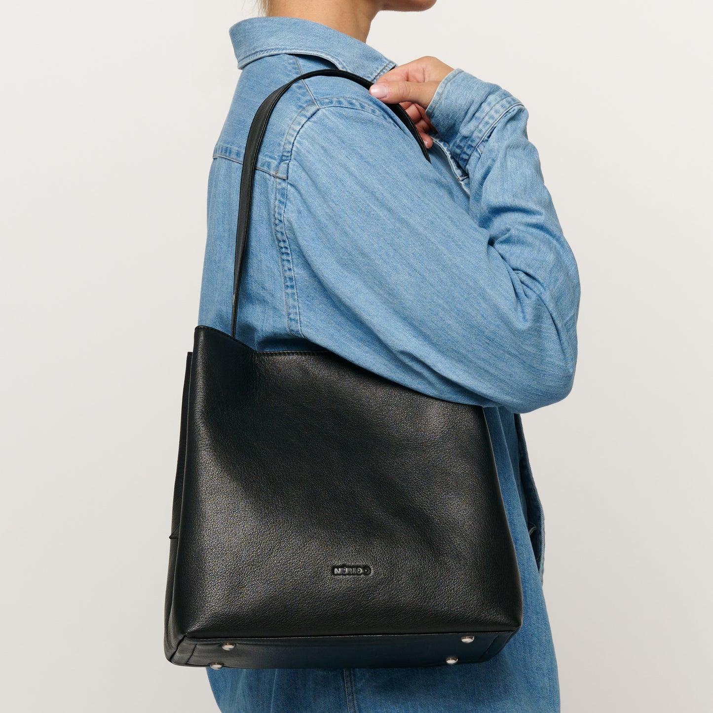 Núnoo Chiara Air 1 Black Shoulder bags