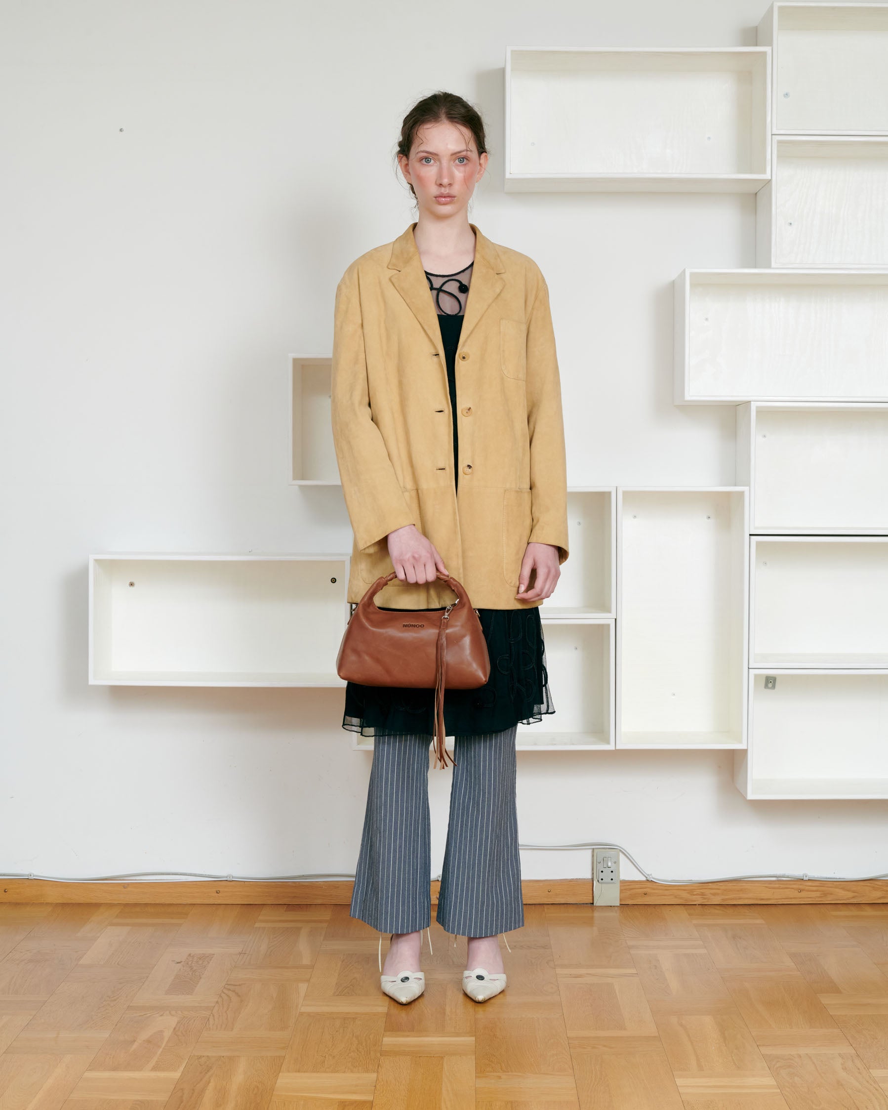 Núnoo Dandy River Brown Medium Brown