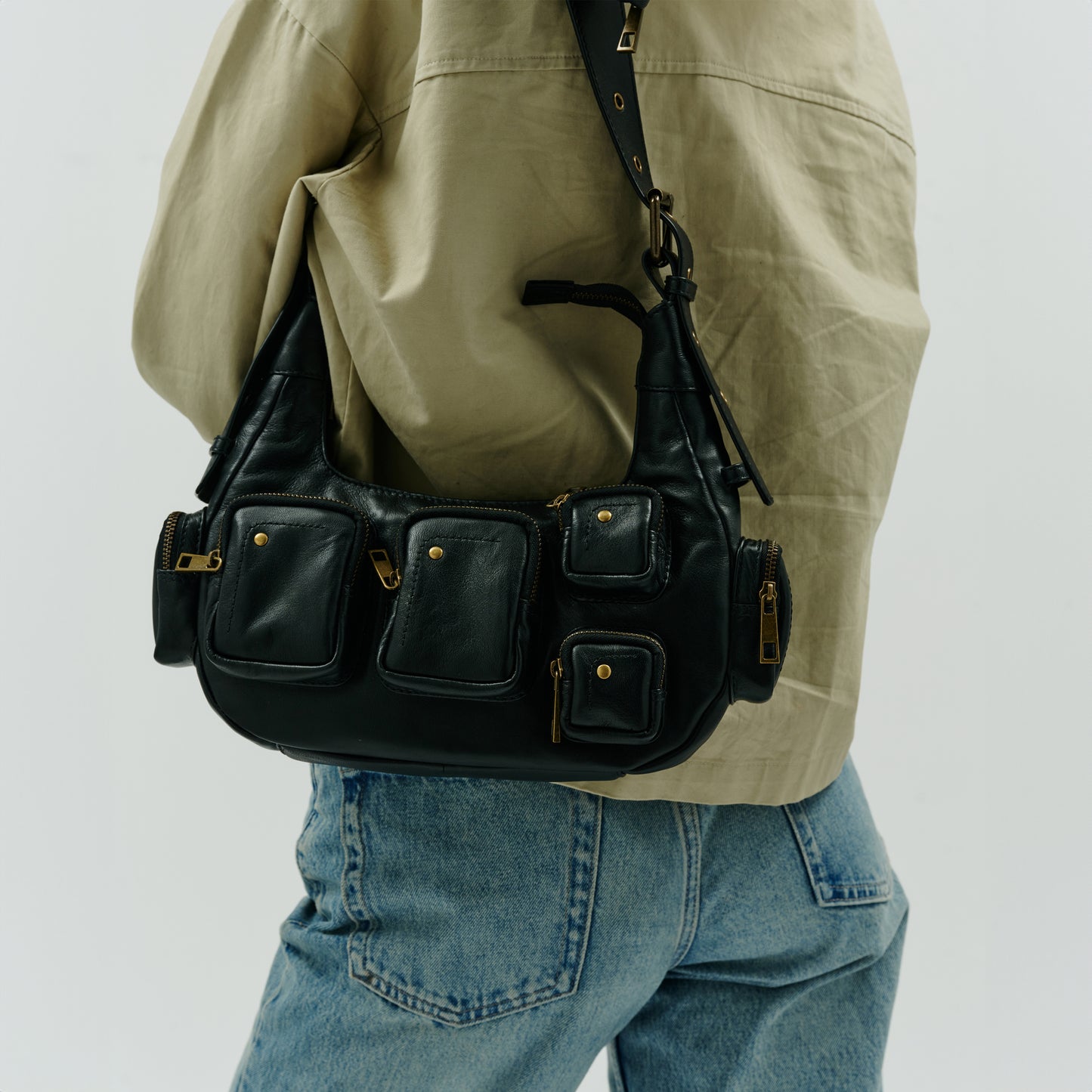 Núnoo Sally Small Pocket Sheep Black w. gold Medium Black